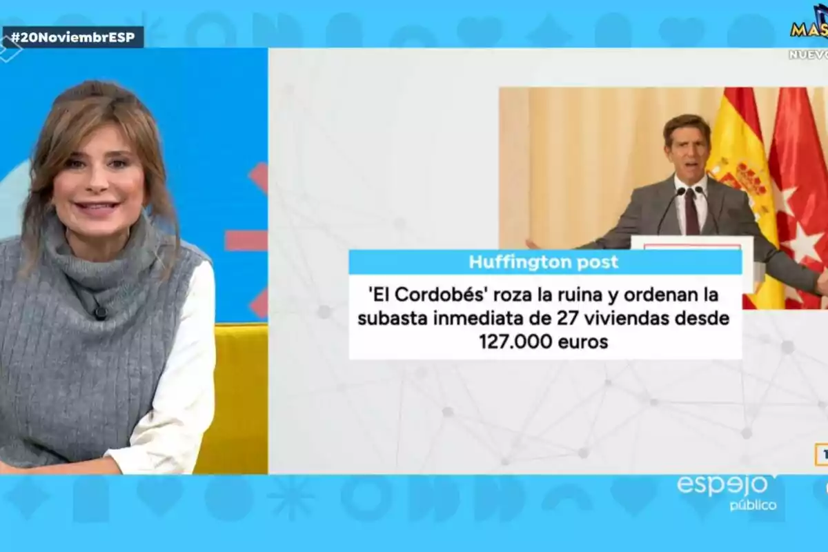 Una presentadora de televisión sonríe mientras en la pantalla se muestra un titular del Huffington Post sobre "El Cordobés" y la subasta de 27 viviendas.